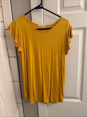 Women’s Mustard Short Sleeve Ruffle Sleeve Top